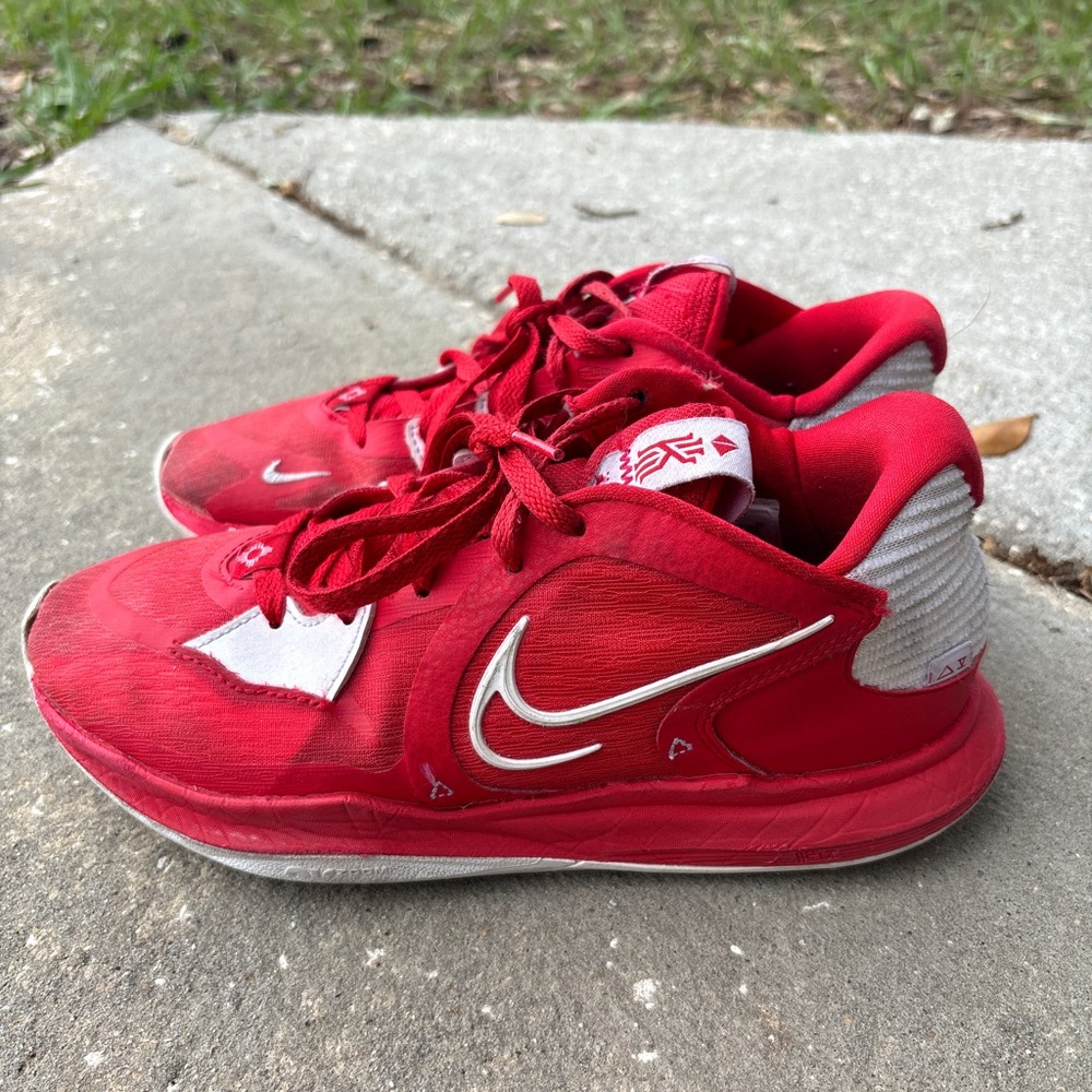 Kyrie Low 5 Size 7